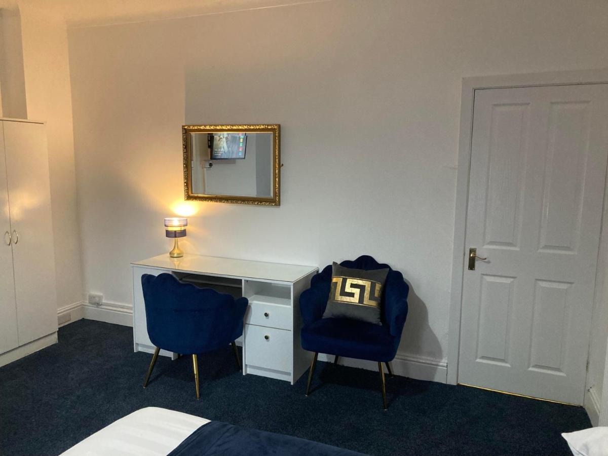 Agapi Apartment - Sea View Sleeps Ten Blackpool Eksteriør billede