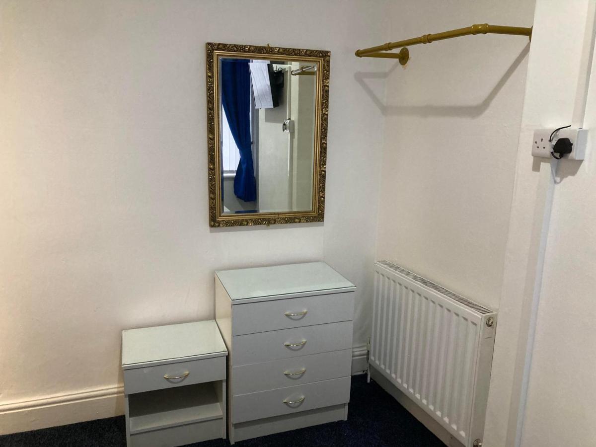 Agapi Apartment - Sea View Sleeps Ten Blackpool Eksteriør billede